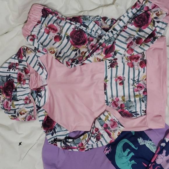 2 boutique outfits =4pc bundle - Picture 2 of 4